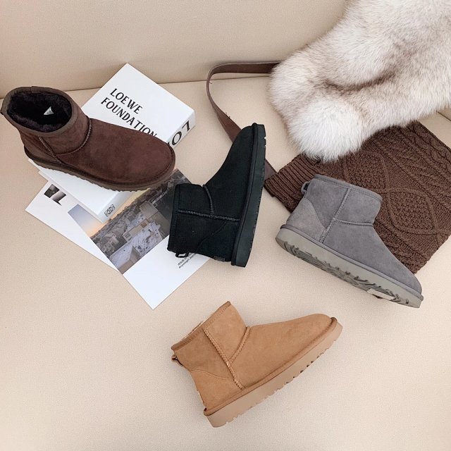 UGG Children's snow boots: seller detail photo 3