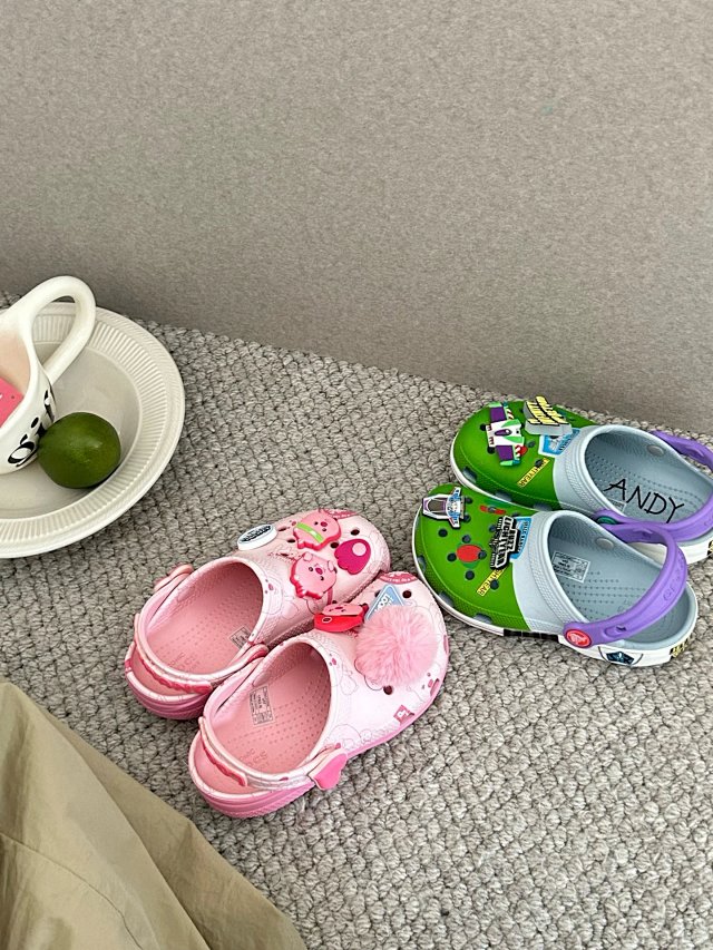 Crocs Children's Slippers Shoes: seller detail photo 2