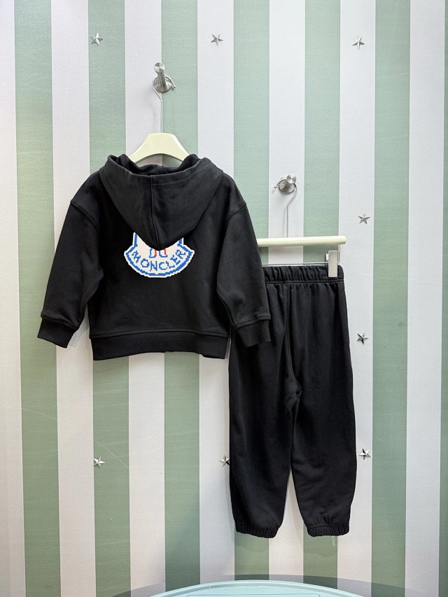 Moncler Children’s Set: seller detail photo 2