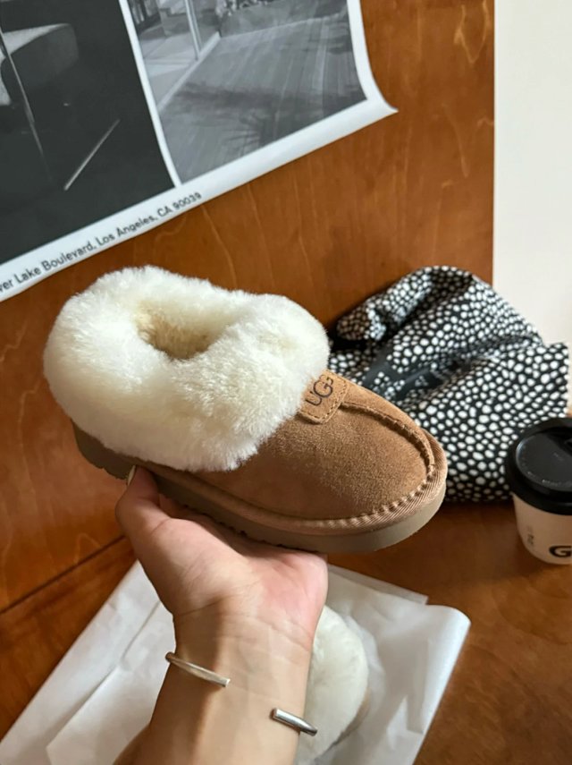 UGG Children's snow boots: seller detail photo 7