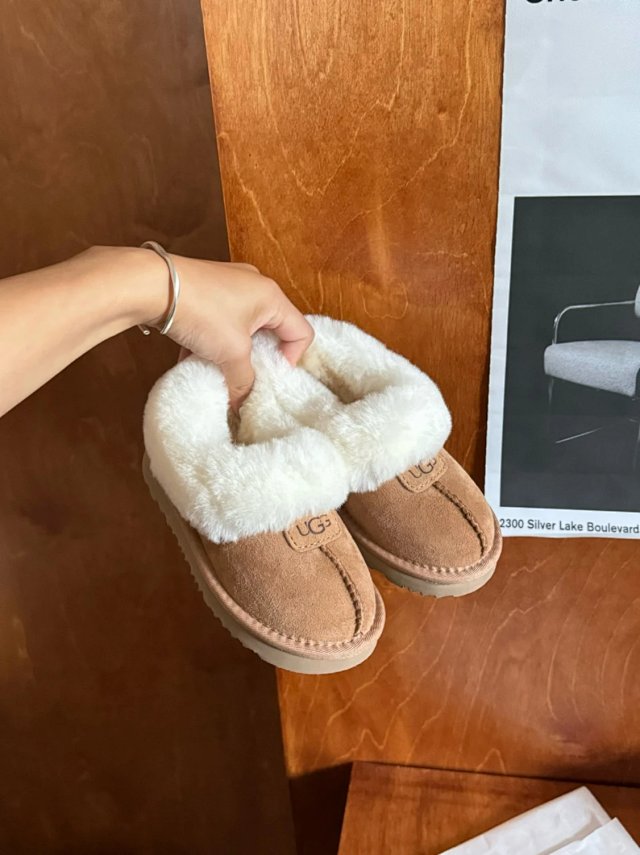 UGG Children's snow boots: seller detail photo 8