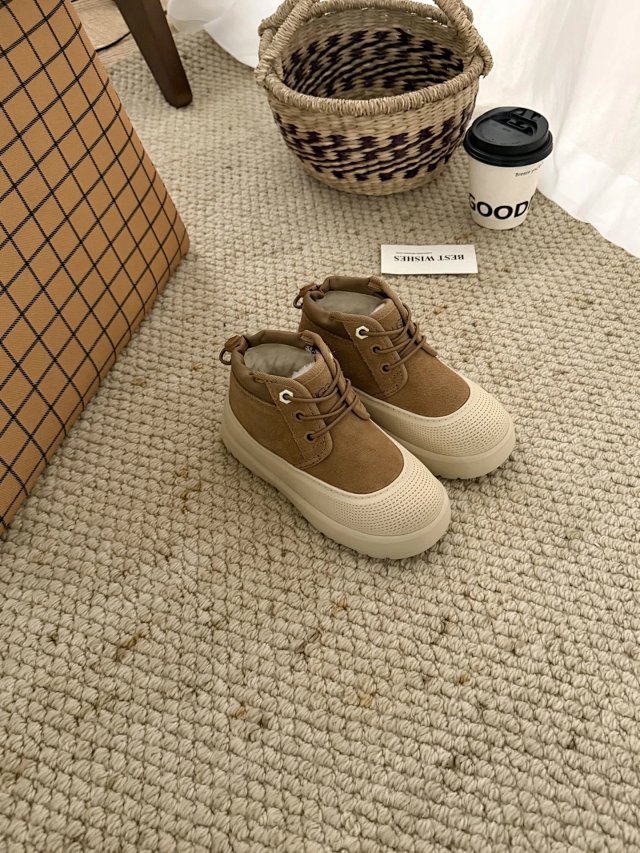 UGG Children's snow boots: seller detail photo 12