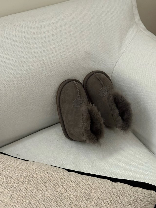 UGG Children's snow boots: seller detail photo 12