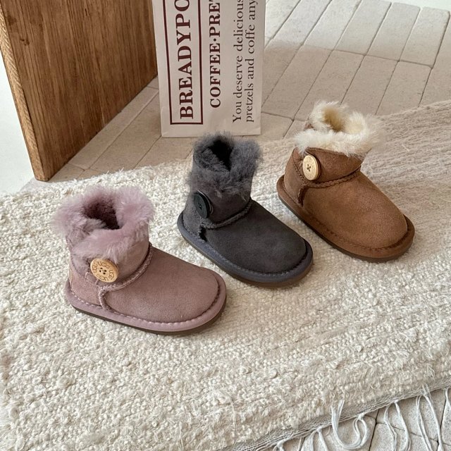 UGG Children's snow boots: seller detail photo 2
