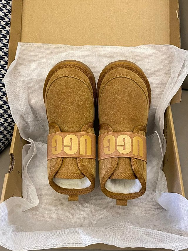 UGG Children's snow boots: seller detail photo 3