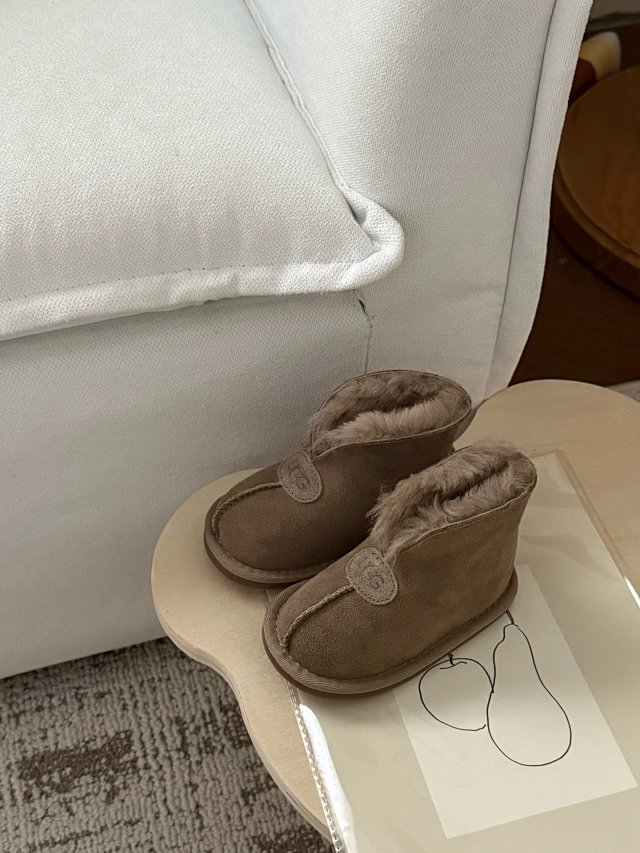 UGG Children's snow boots: seller detail photo 13