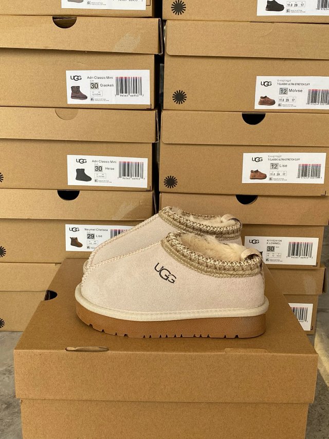 UGG Children's snow boots: seller detail photo 13