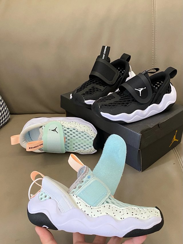 Nike Jordan children's Slippers Shoes: seller detail photo 7