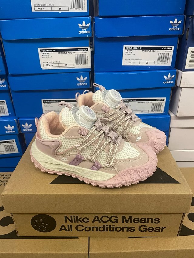 The North Face Children's Shoes: seller detail photo 6