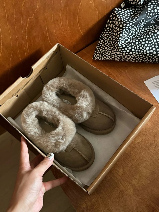 UGG Children's snow boots: seller detail photo 14