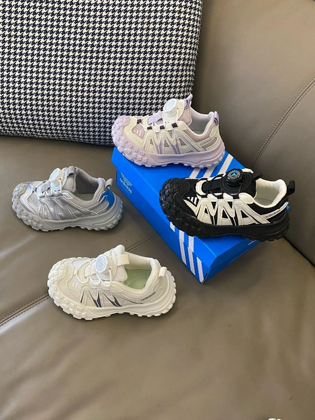 Adidas Children's Shoes: seller detail photo 10