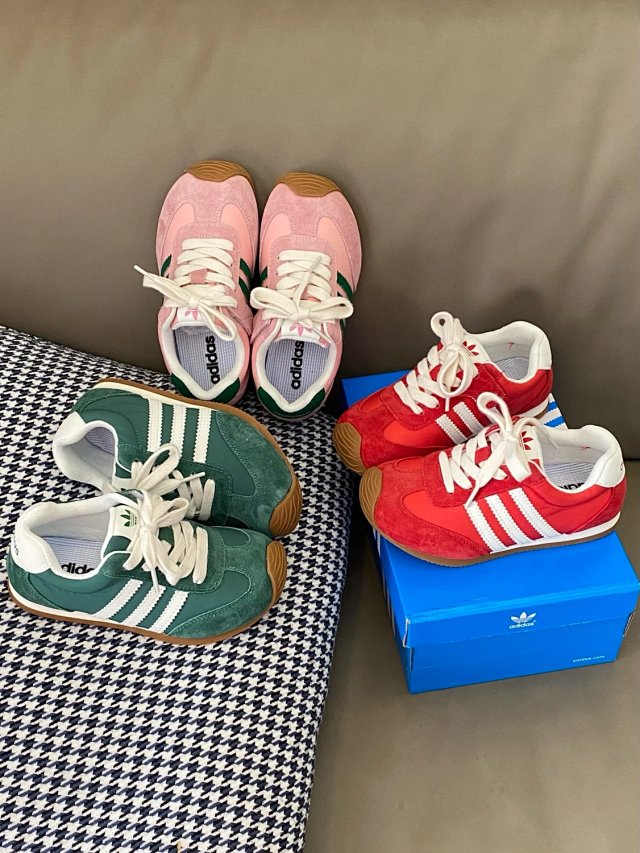 Adidas Children's Shoes: seller detail photo 12
