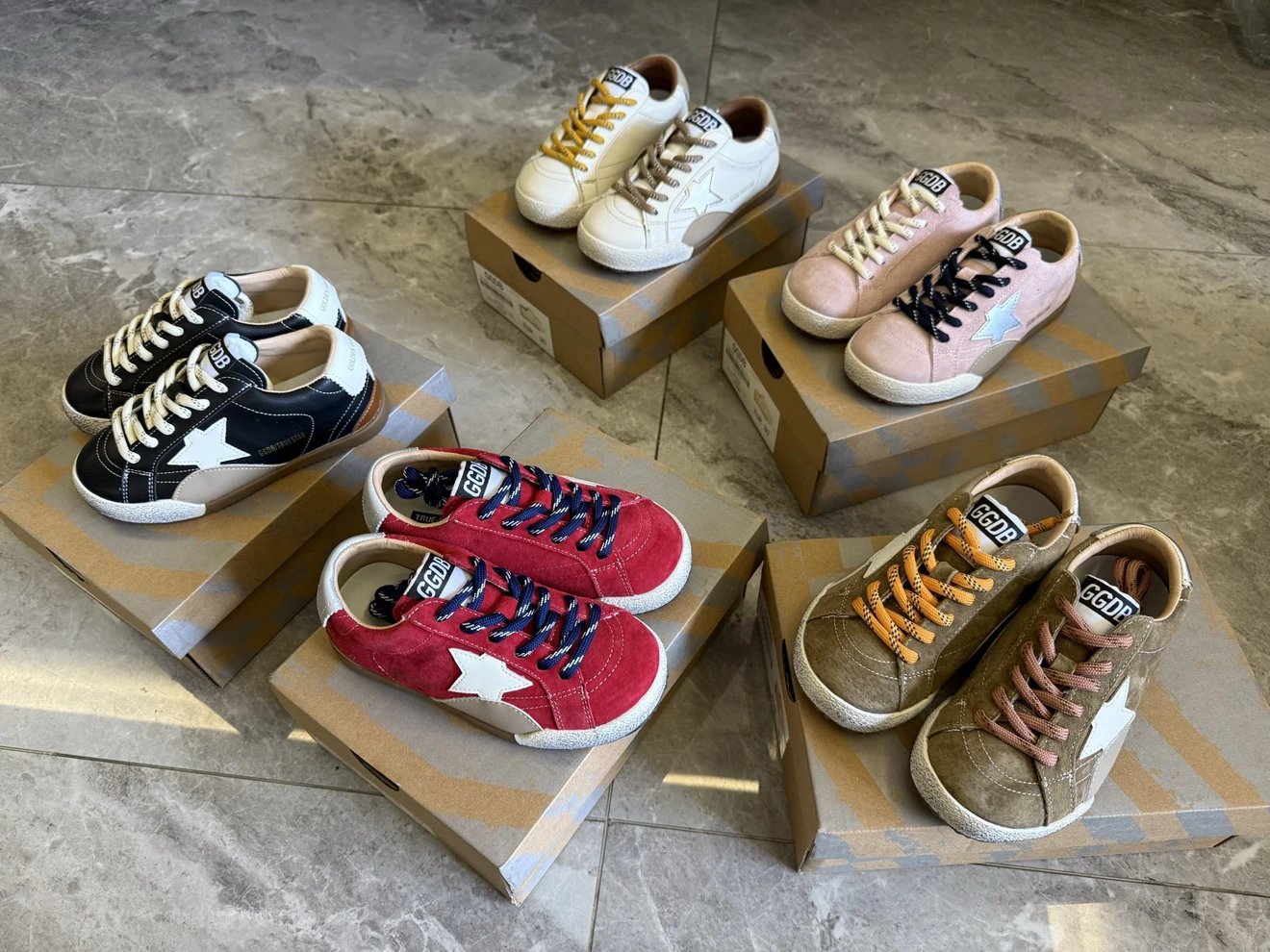 Kid Golden Goose Star Suede Sneakers