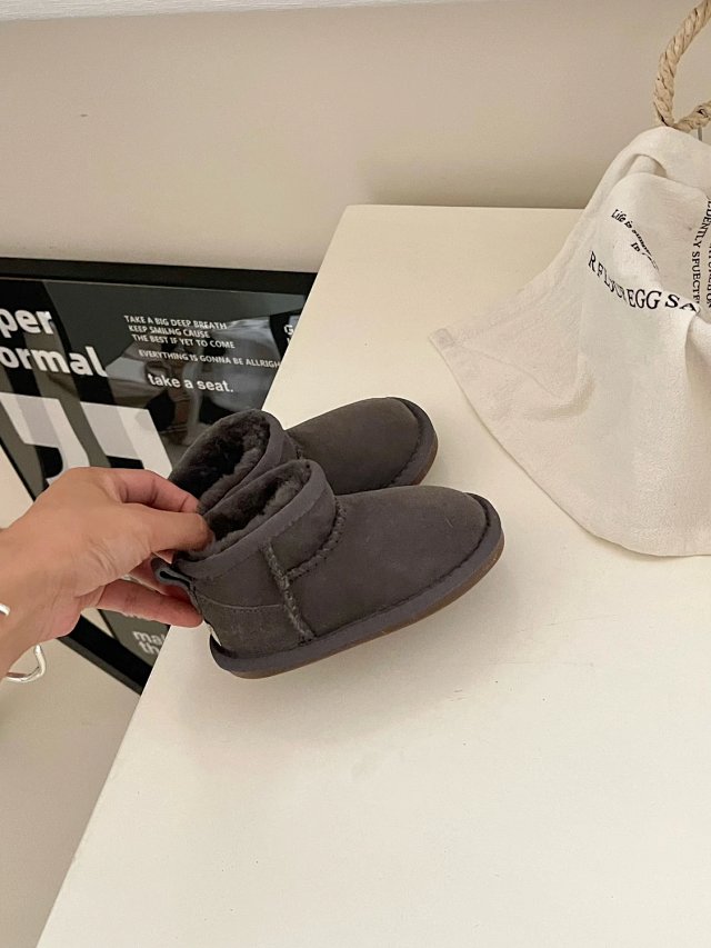 UGG Children's snow boots: seller detail photo 7