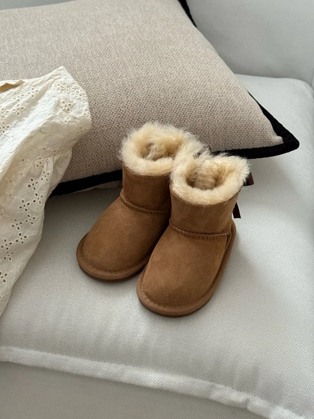 UGG Children's snow boots: seller detail photo 3