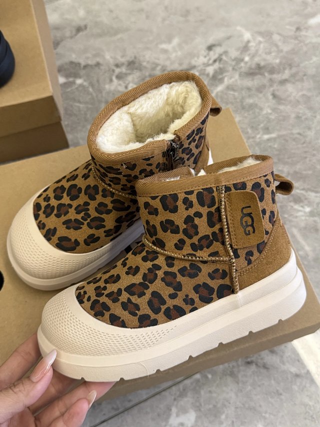 UGG Children's snow boots: seller detail photo 8