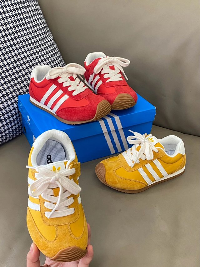 Adidas Children's Shoes: seller detail photo 9