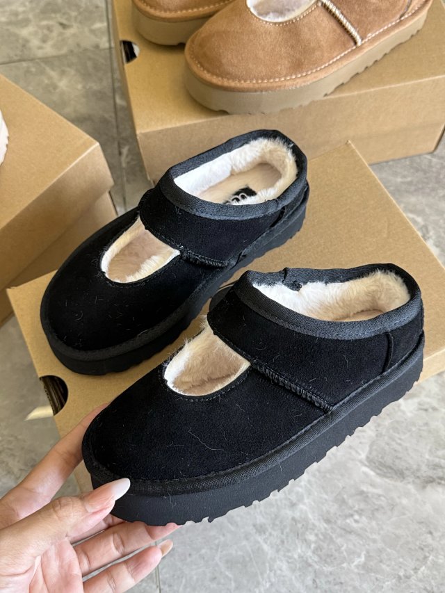 UGG Children's snow boots: seller detail photo 2