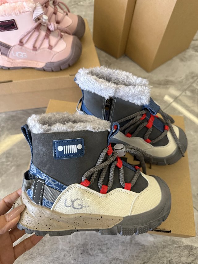 UGG Children's snow boots: seller detail photo 5