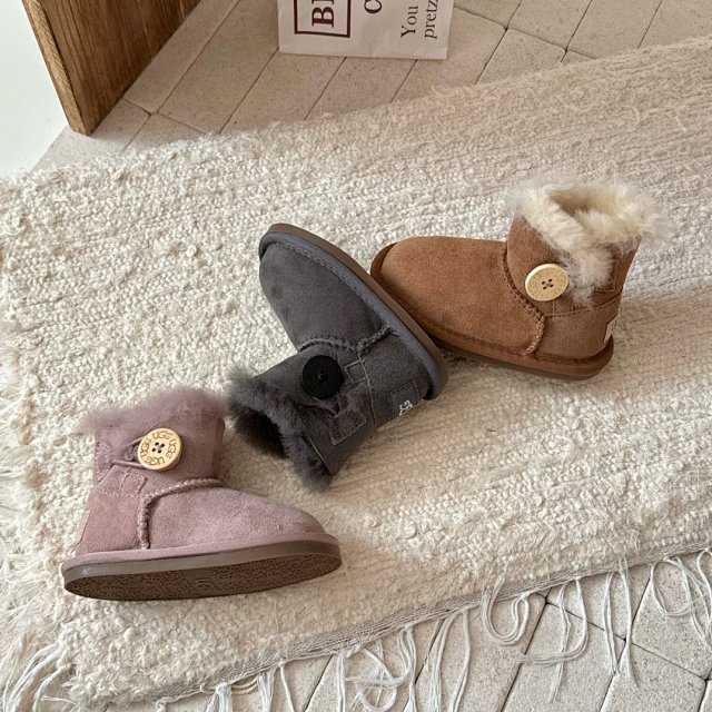 UGG Children's snow boots: seller detail photo 4