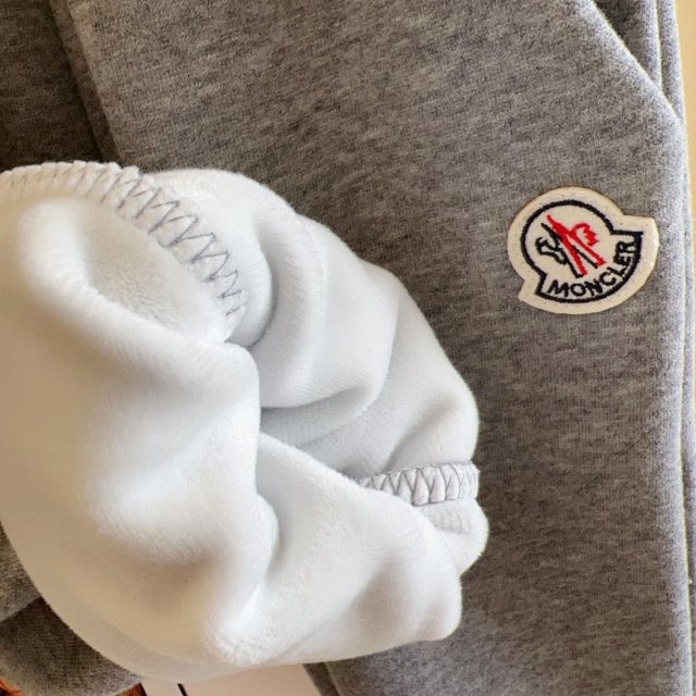 Moncler Children's Hoodie: seller detail photo 9