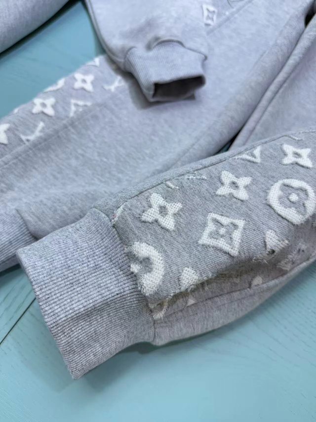 LV Louis Vuitton Children's Set: seller detail photo 9