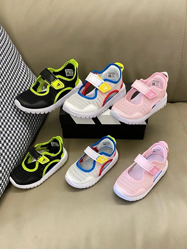 Adidas Children's Shoes: seller detail photo 13