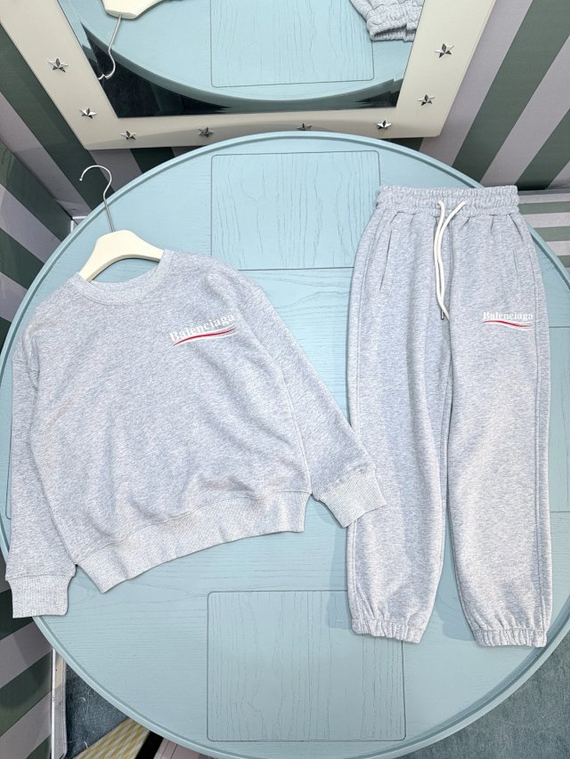 Balenciaga Children's Set: seller detail photo 3