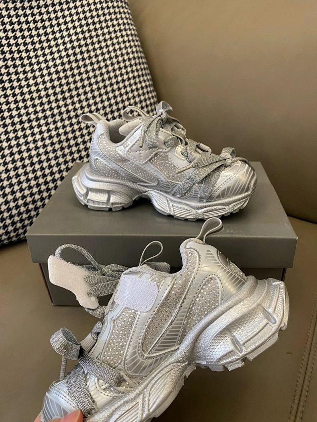 Balenciaga children's shoes: seller detail photo 5