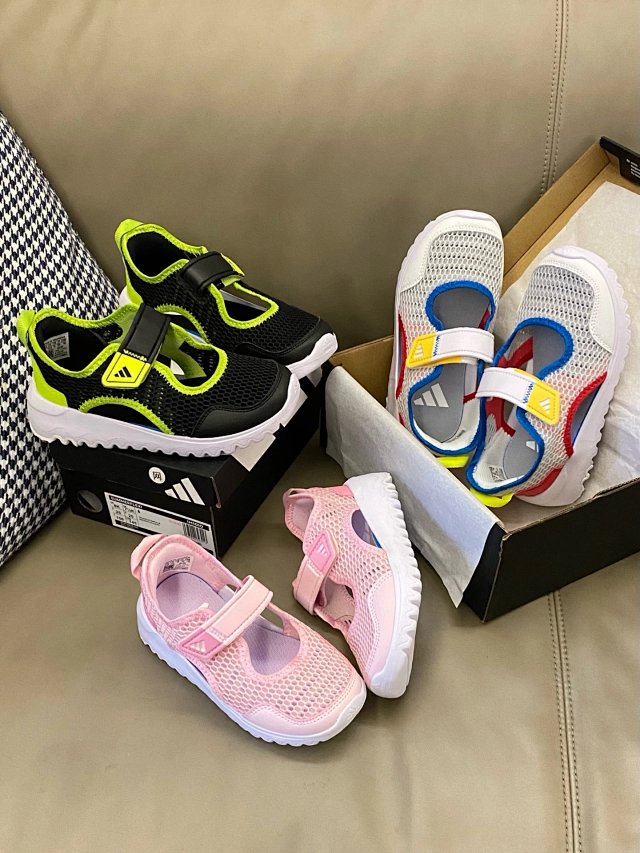 Adidas Children's Shoes: seller detail photo 11