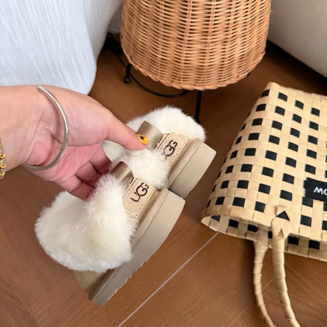 UGG Children's snow boots: seller detail photo 13