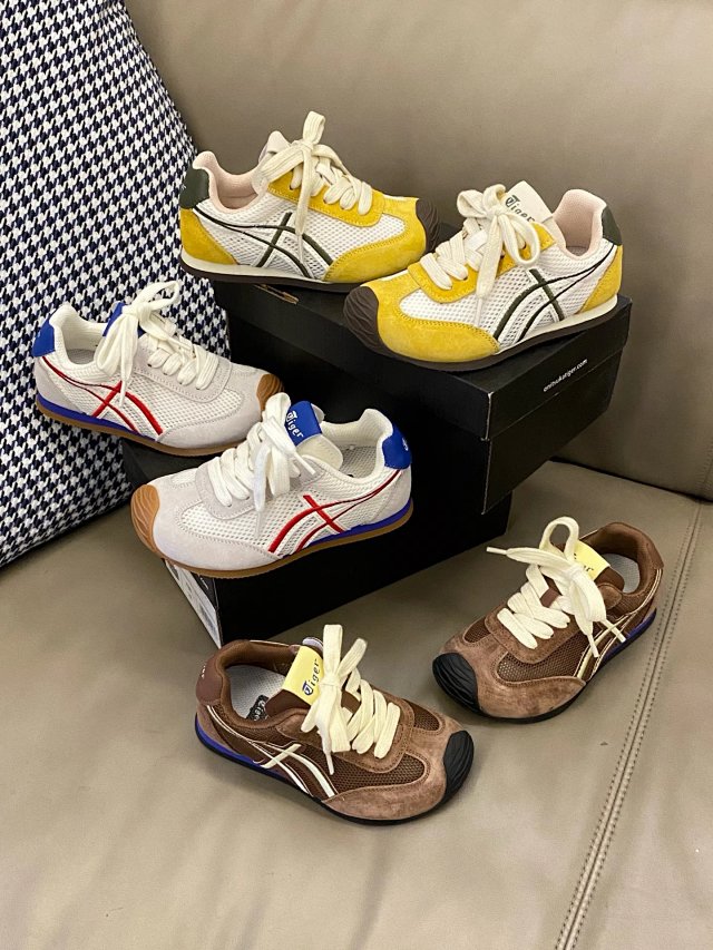 Asics Children's Shoes: seller detail photo 9