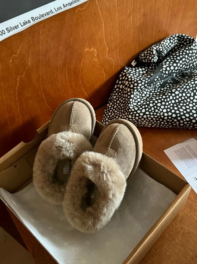 UGG Children's snow boots: seller detail photo 13