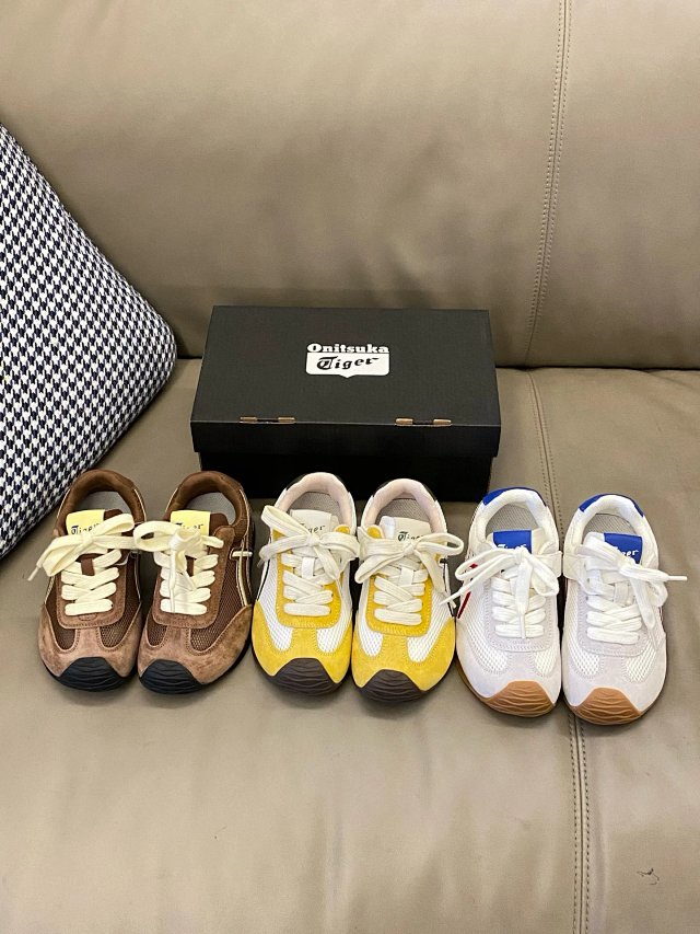 Asics Children's Shoes: seller detail photo 8