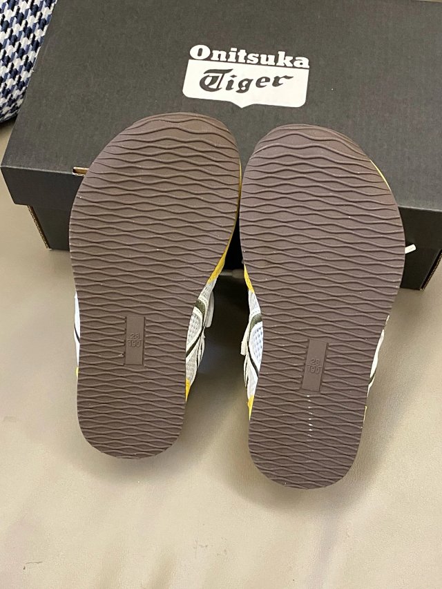 Asics Children's Shoes: seller detail photo 12