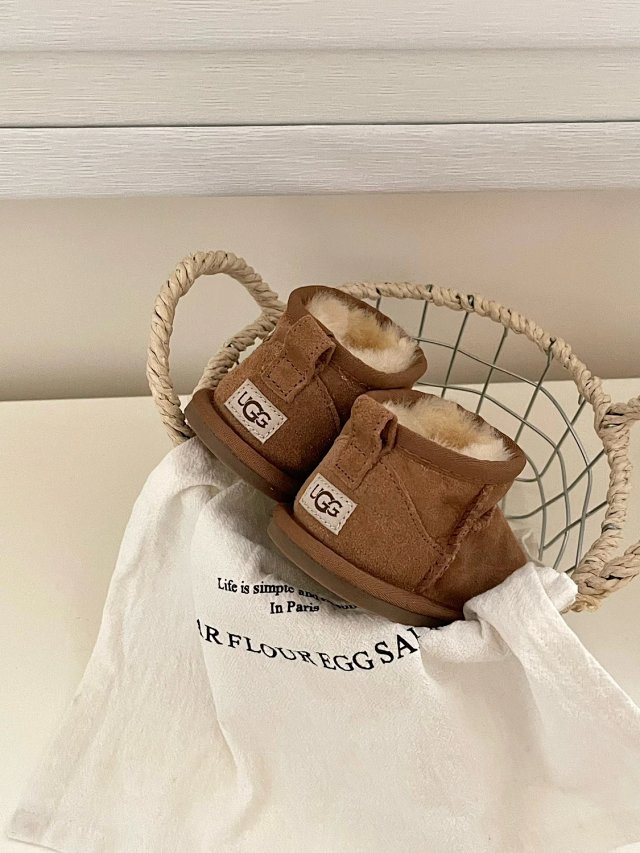 UGG Children's snow boots: seller detail photo 12
