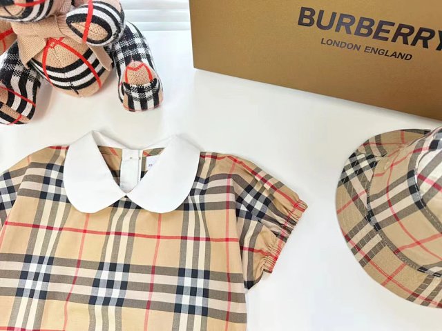Burberry Children's Set: seller detail photo 10