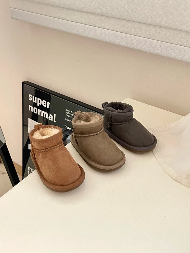UGG Children's snow boots: seller detail photo 4
