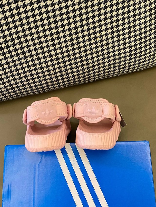 Adidas Children's Slippers Shoes: seller detail photo 14
