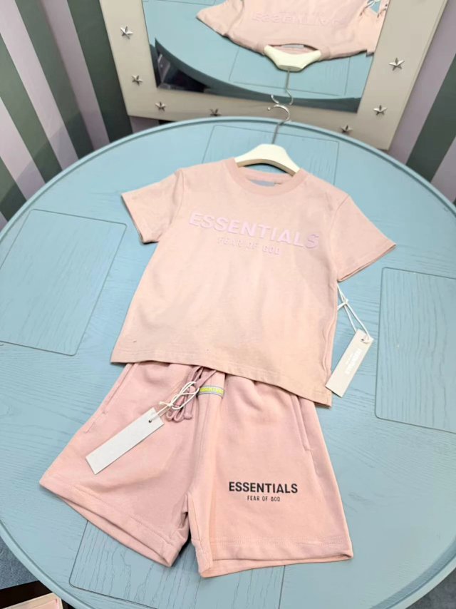 ESSENTIALS Children's Set: seller detail photo 6