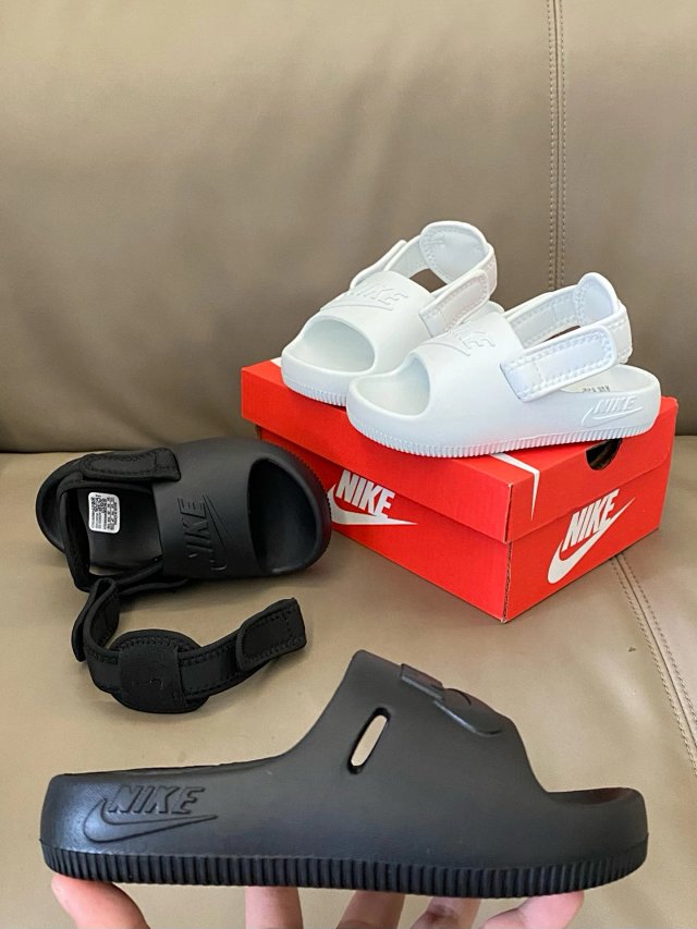 Nike children's Slippers Shoes: seller detail photo 7