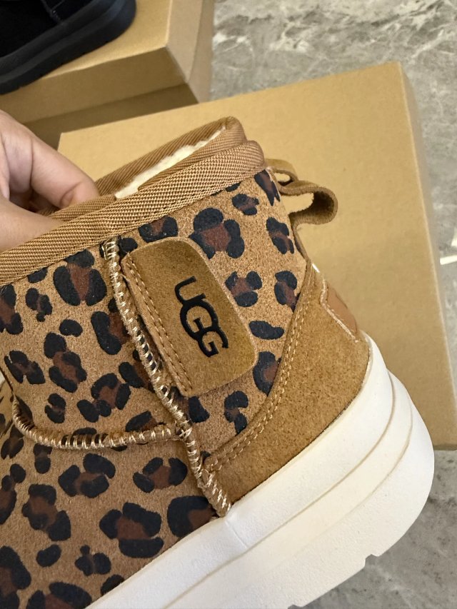 UGG Children's snow boots: seller detail photo 11