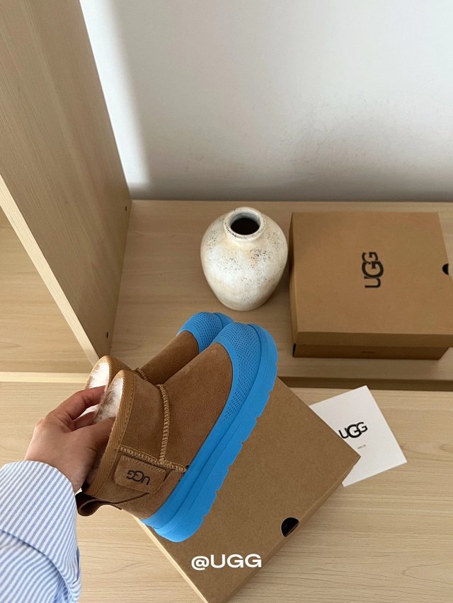 UGG Children's snow boots: seller detail photo 7