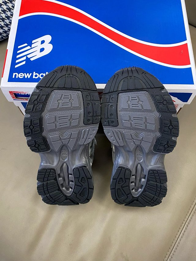 New Balance 530 children's Shoes: seller detail photo 11