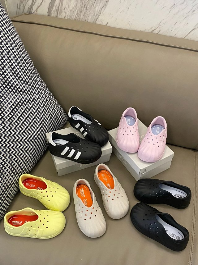Adidas Children's Shoes: seller detail photo 9