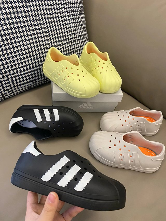 Adidas Children's Shoes: seller detail photo 3