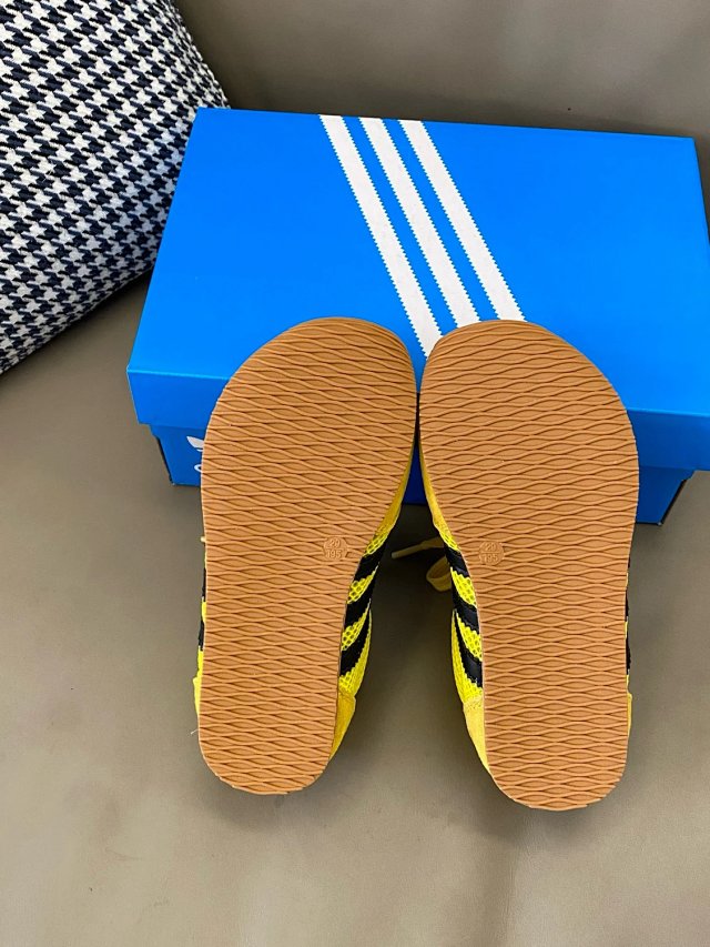 Adidas Children's Shoes: seller detail photo 13
