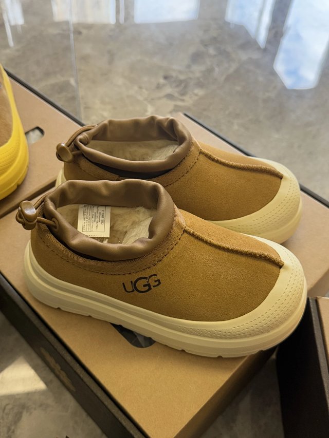 UGG Children's snow boots: seller detail photo 11
