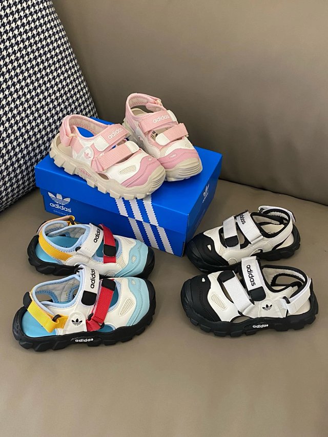 Adidas Children's Slippers Shoes: seller detail photo 3
