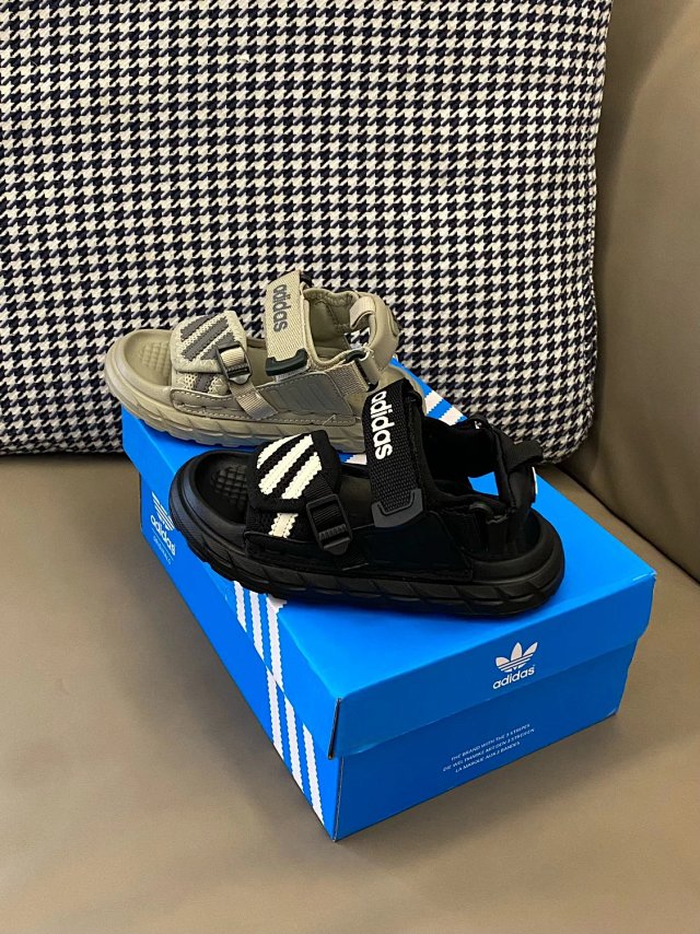 Adidas Children's Slippers Shoes: seller detail photo 8
